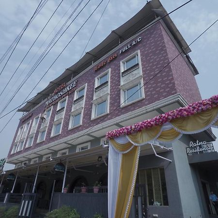 Hotel Mathoshree Thane Eksteriør bilde