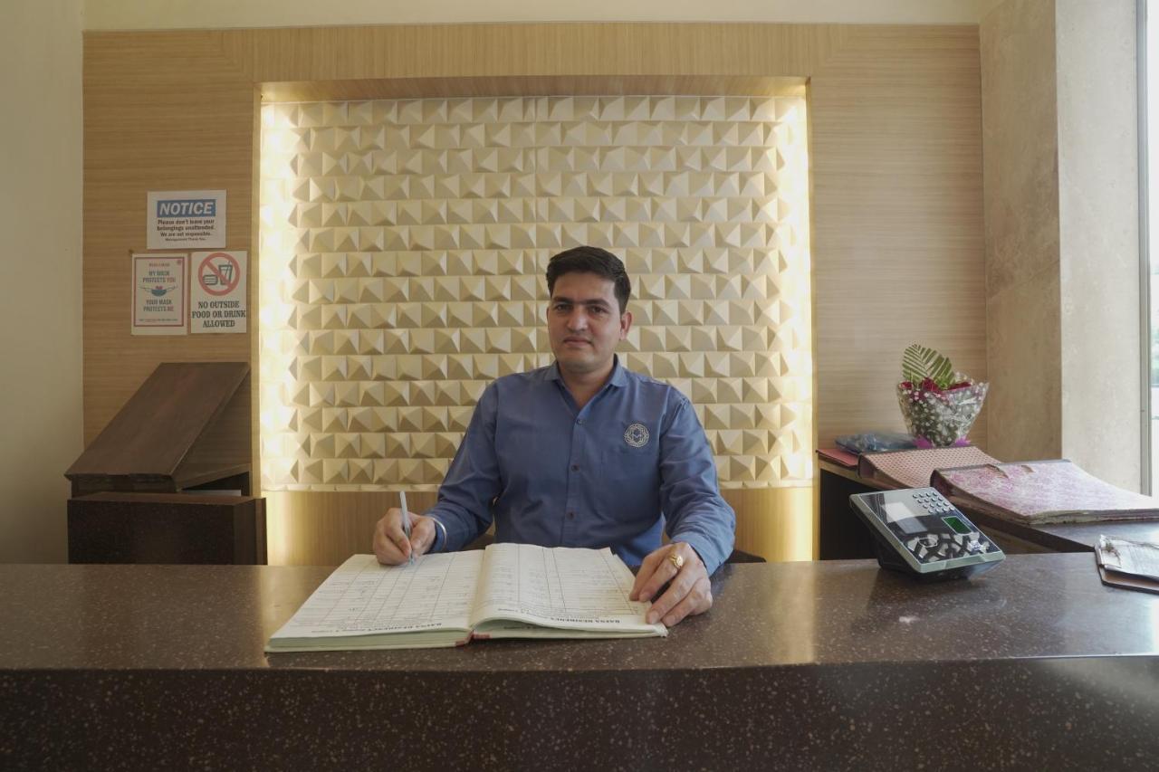 Hotel Mathoshree Thane Eksteriør bilde