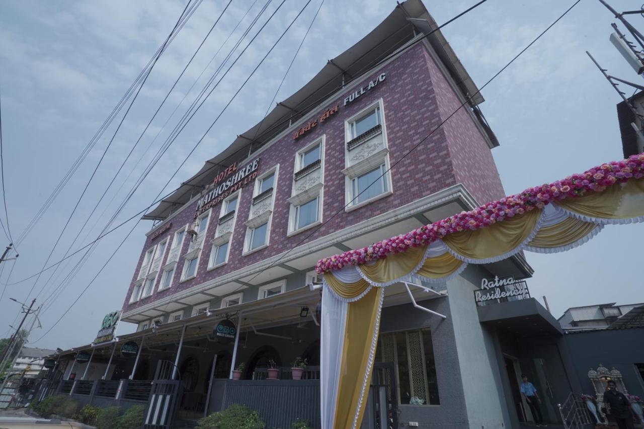 Hotel Mathoshree Thane Eksteriør bilde